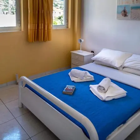 Alexandra Apartment